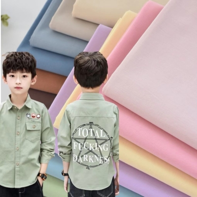 133X100 면화는 구성 50SX50S 모조 텐셀 110GSM 우븐 아이들 남자 셔츠 롱스테이플을 균일화시킵니다