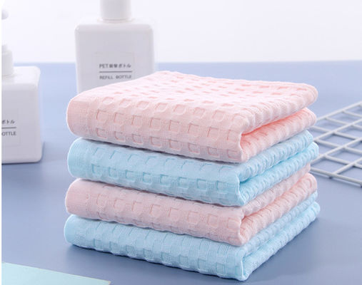 생생한 패턴은 100 면 자카드 직물 3 층을 크레이프로 덮습니다